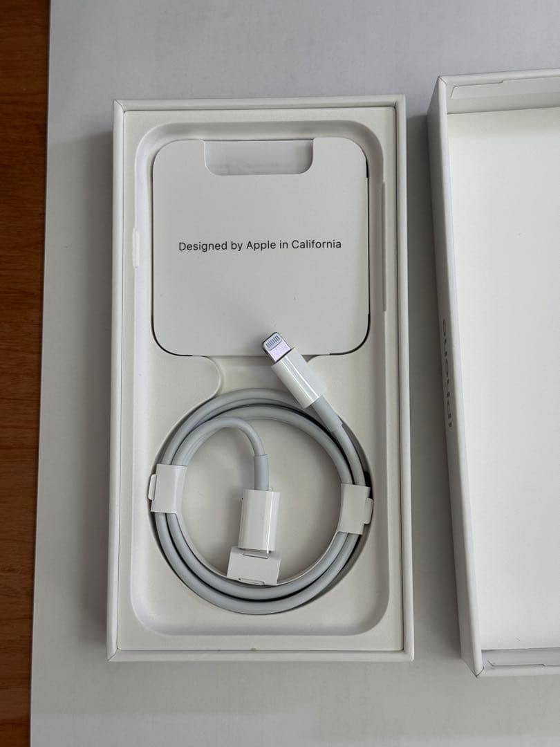 iPhone SE (第3世代) ホワイト 箱付き