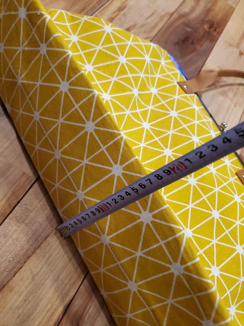 模様の黄色ボストンバッグ　　　　　　　　ハンドメイド がま口　大きめ