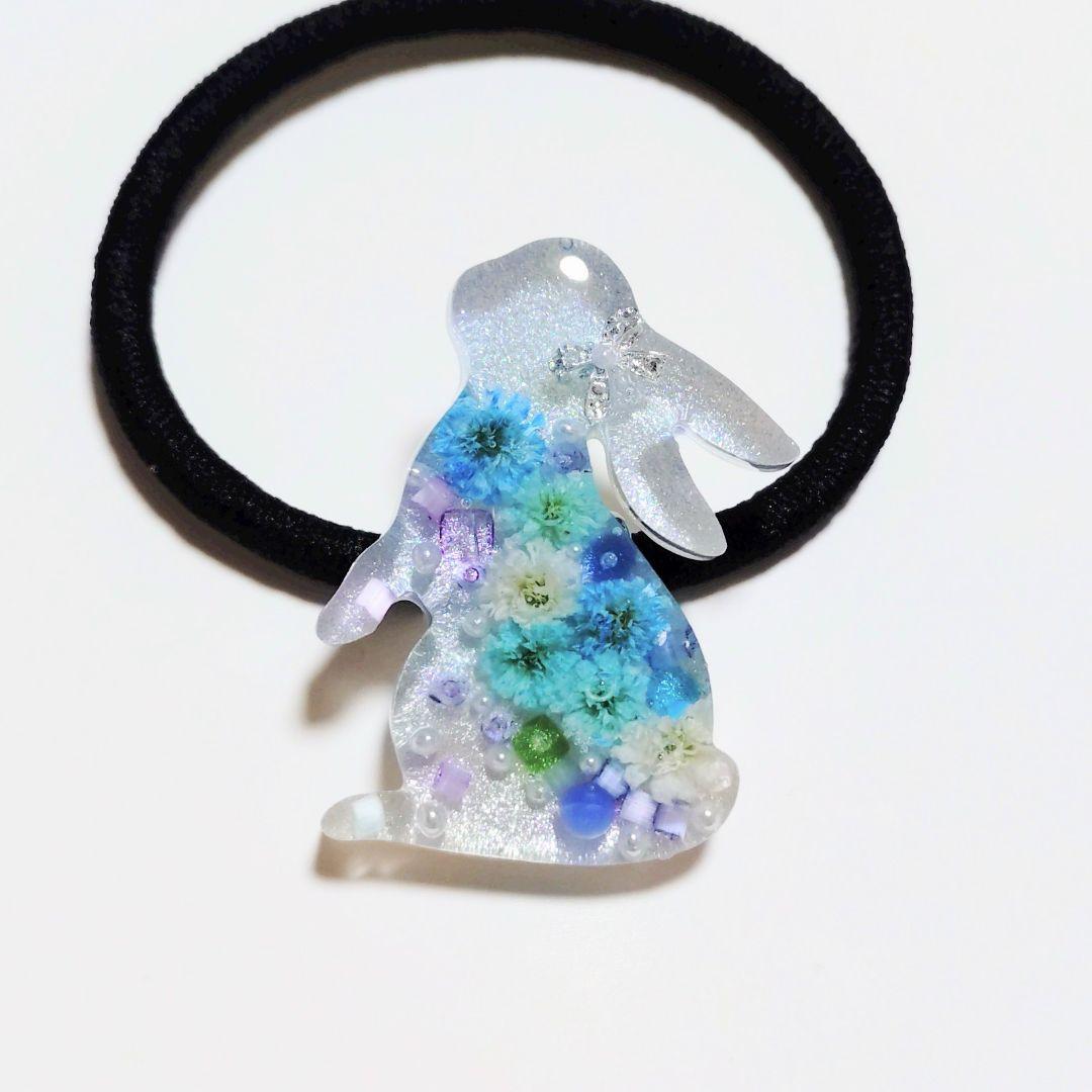 No.429　レジン ヘアゴム マグネット ピンバッジ うさぎ透け感あり
