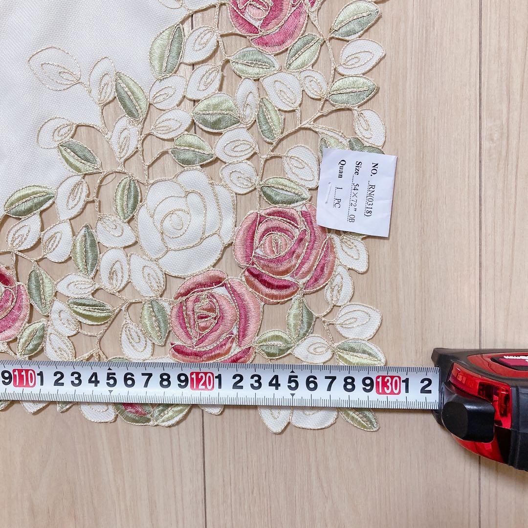 花柄刺繍(薔薇)　テーブルクロス 175×130cm 未使用品