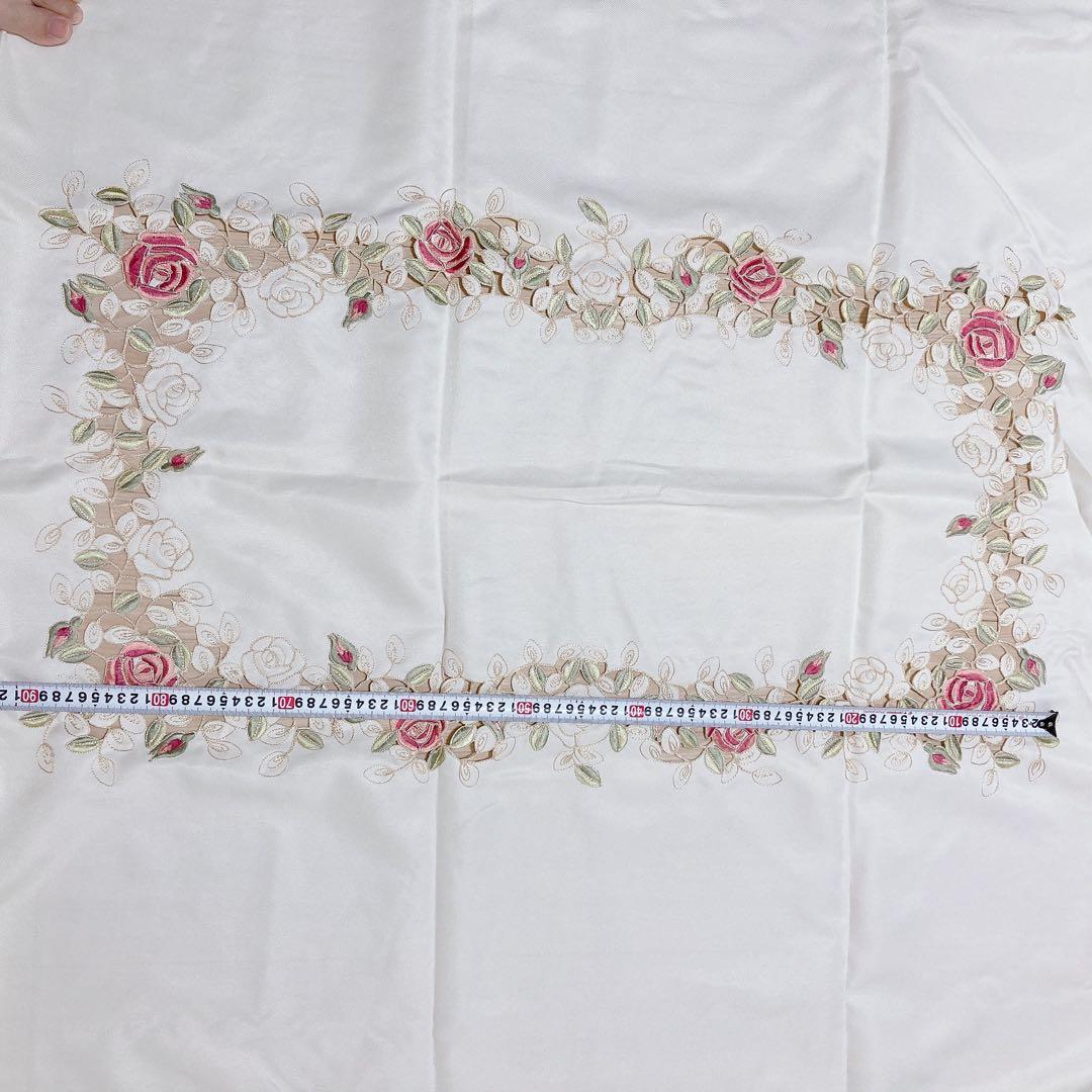 花柄刺繍(薔薇)　テーブルクロス 175×130cm 未使用品