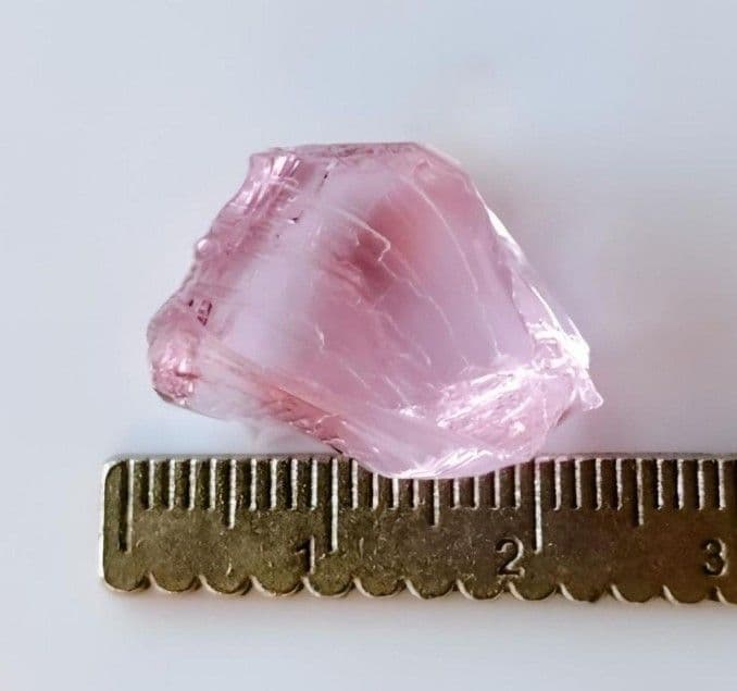 厚み有り 希少 レア アンダラクリスタル ルミネッセント ピンク 原石