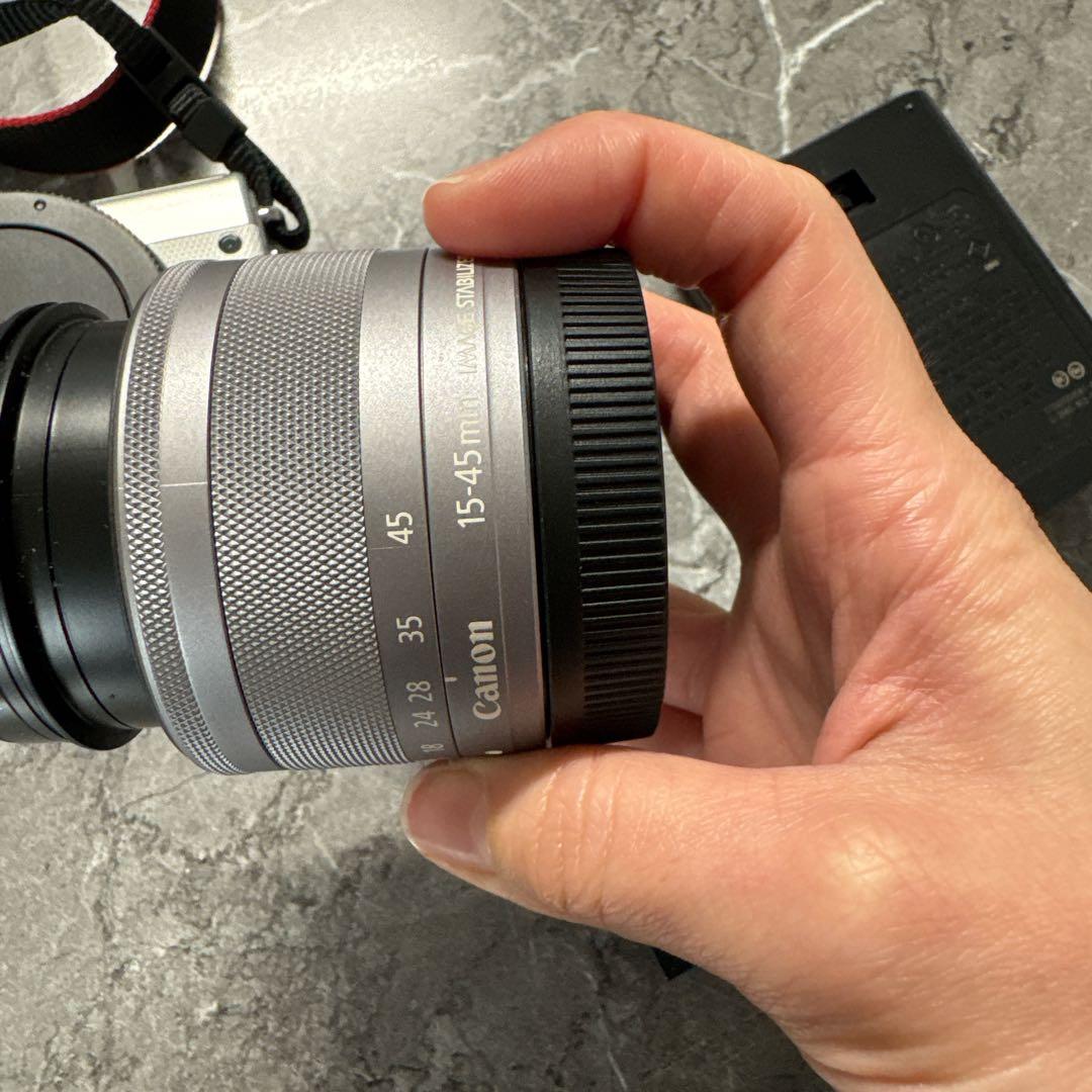 Canon キャノン EOS M100 ホワイト 箱無し　美品