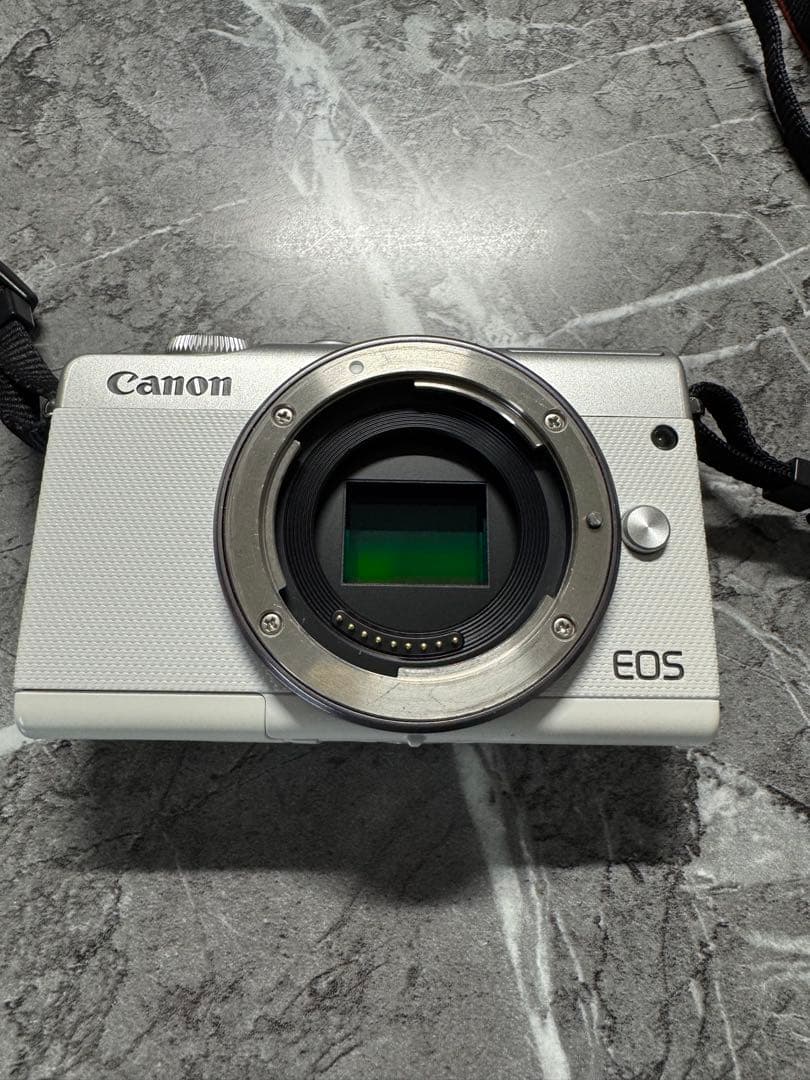 Canon キャノン EOS M100 ホワイト 箱無し　美品