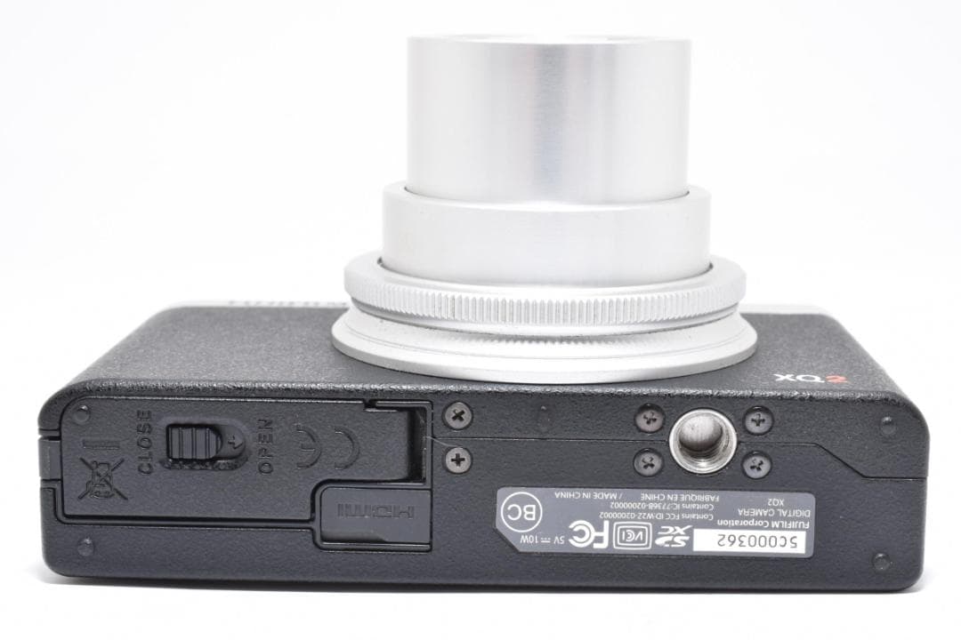 美品 フジフィルム　FUJIFILM XQ2 1583