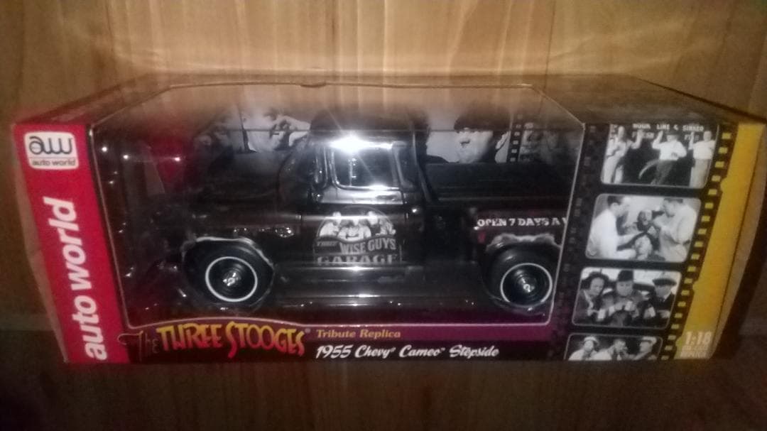 1/18オートワールド 1955 シボレー カメオ ステップサイド