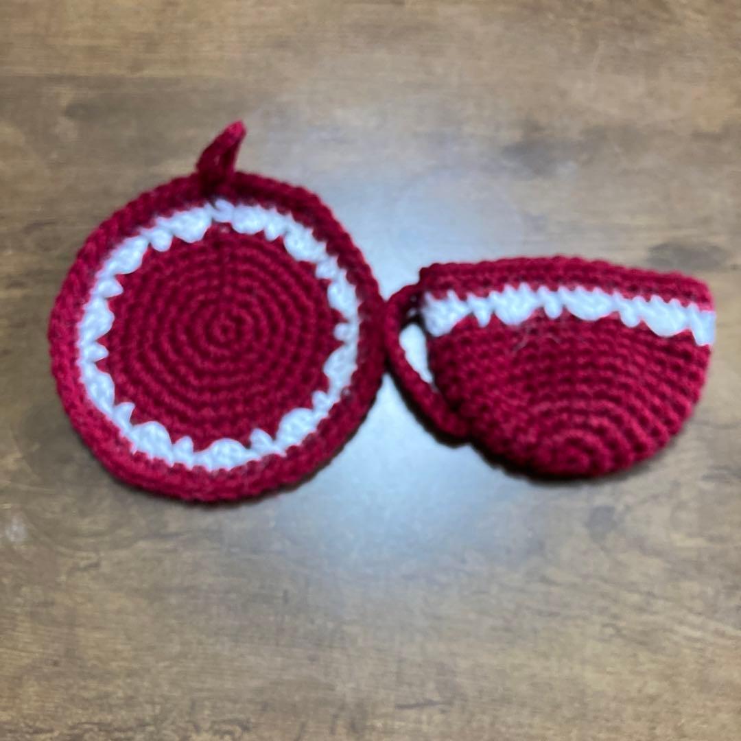 ティーカップ&ソーサー　赤　ハンドメイド　アクリルたわし エコたわし　小物入れ