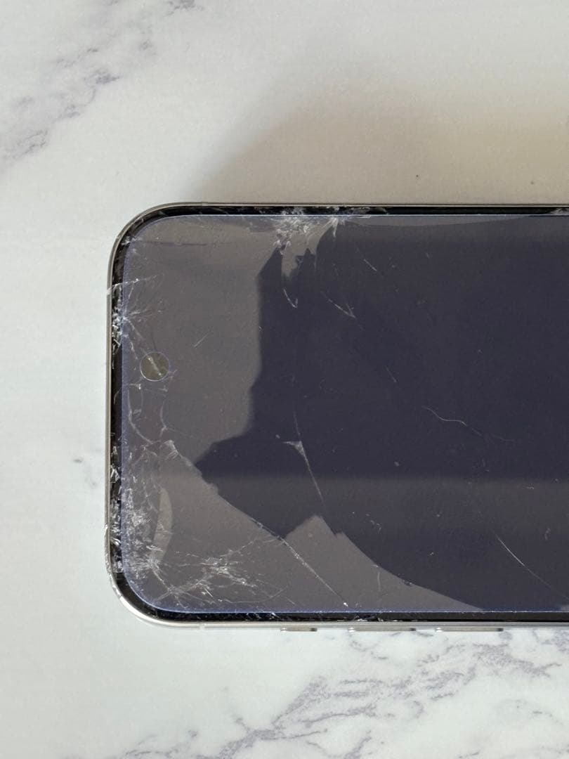 iPhone 15Pro ホワイト　ジャンク