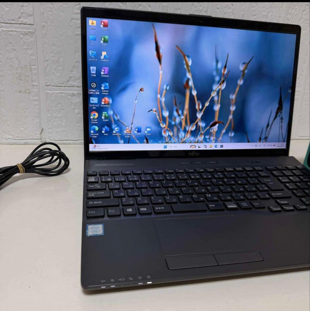 Windows11 オフィス付きSSDサクサク起動メモリ8GB 富士通ノートPC