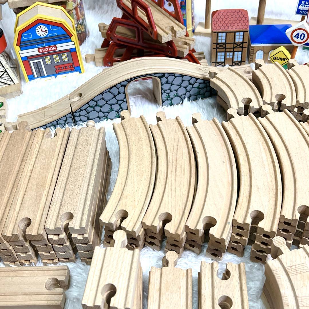 【まとめ売り】機関車トーマス 木製レール パーツ200以上 互換品 収納ボックス