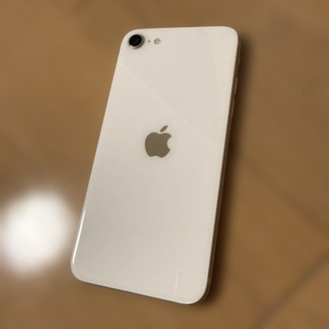 Shiny★sara　Apple iPhone SE２ホワイト 本体