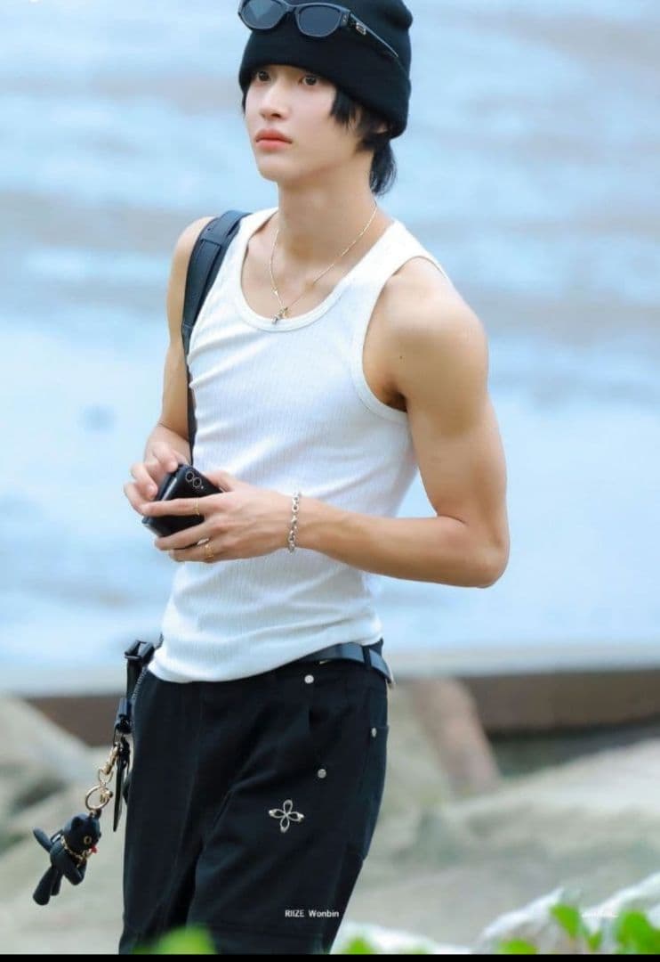 【未使用】comfort×NUBIAN 黒猫レザーキーホルダー／ウォンビン着用