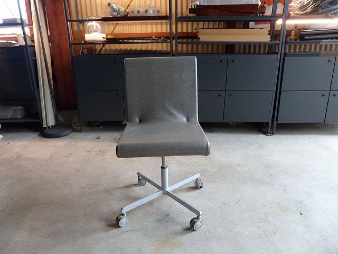 Cassinaカッシーナ ブーメラン キャスタースウィベル　グエナエル・ニコラ