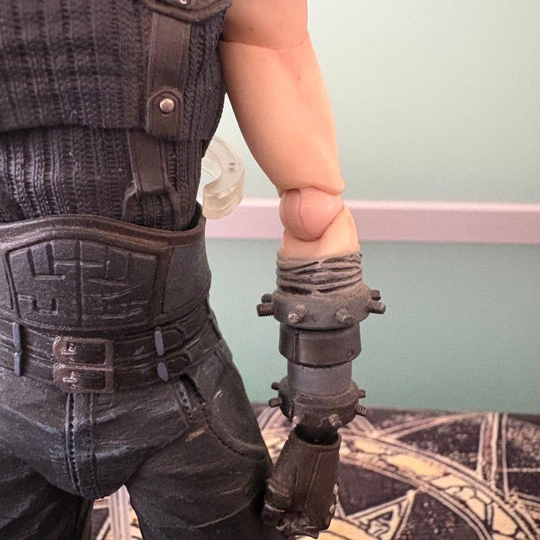 ファイナルファンタジーVII リメイク PLAY ARTS改 クラウド