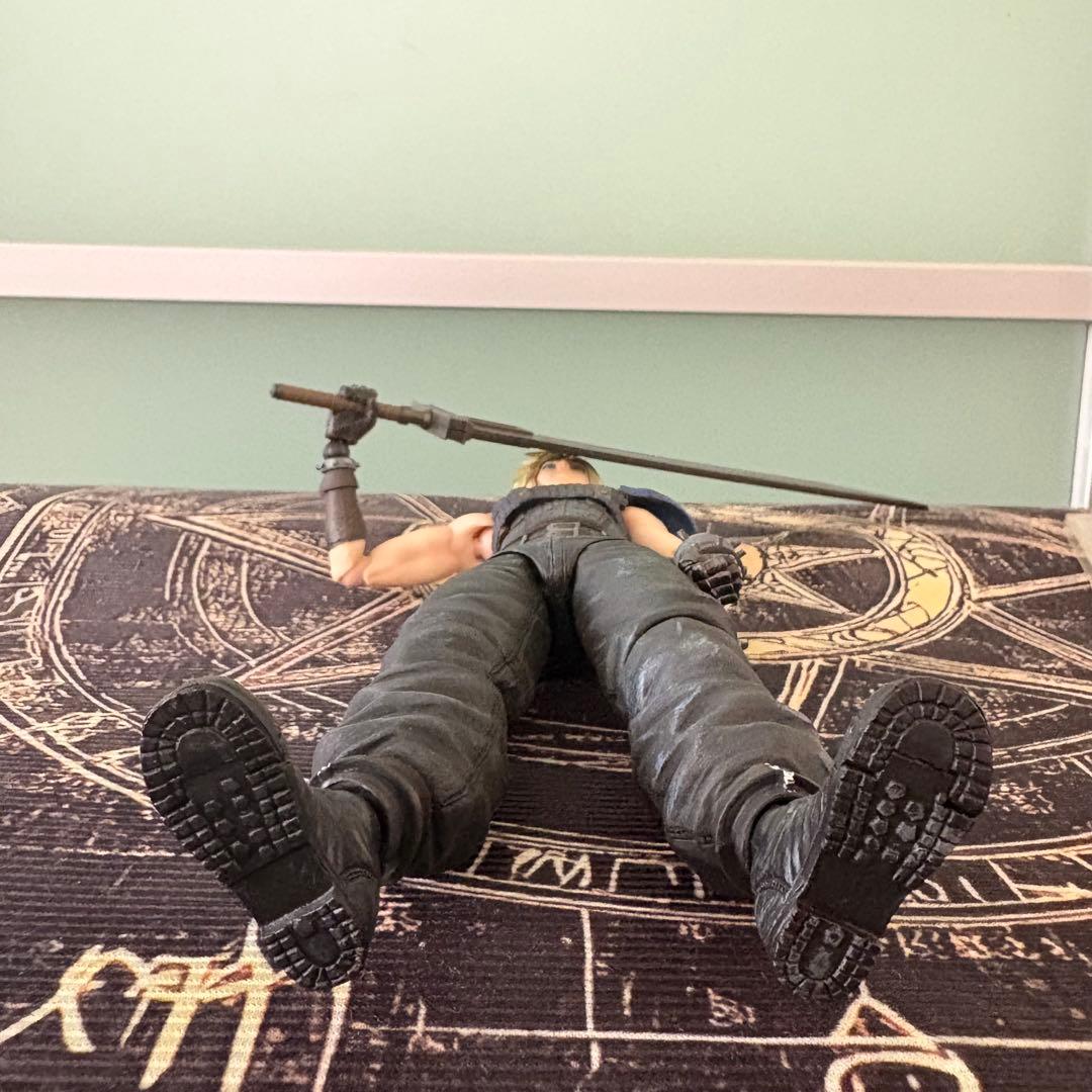 ファイナルファンタジーVII リメイク PLAY ARTS改 クラウド