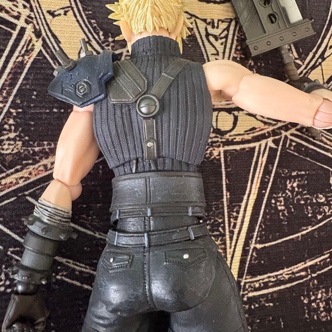 ファイナルファンタジーVII リメイク PLAY ARTS改 クラウド