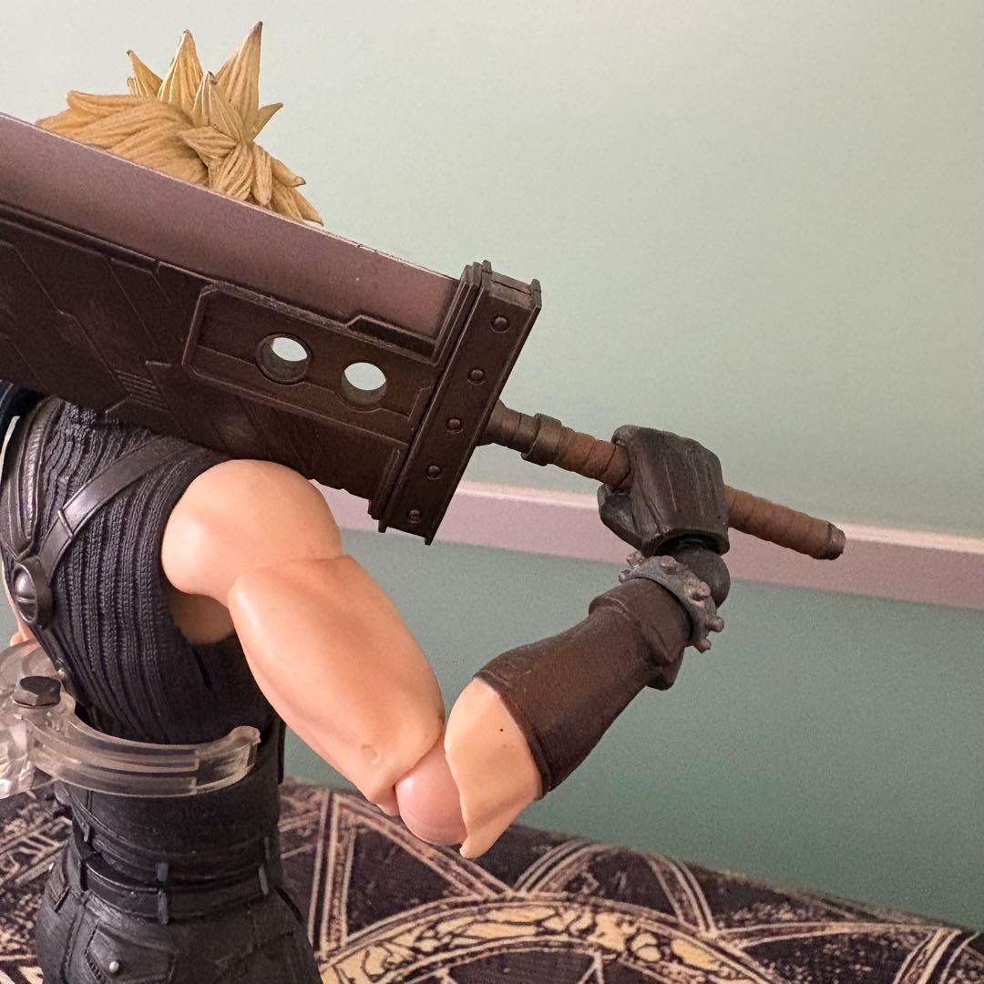 ファイナルファンタジーVII リメイク PLAY ARTS改 クラウド