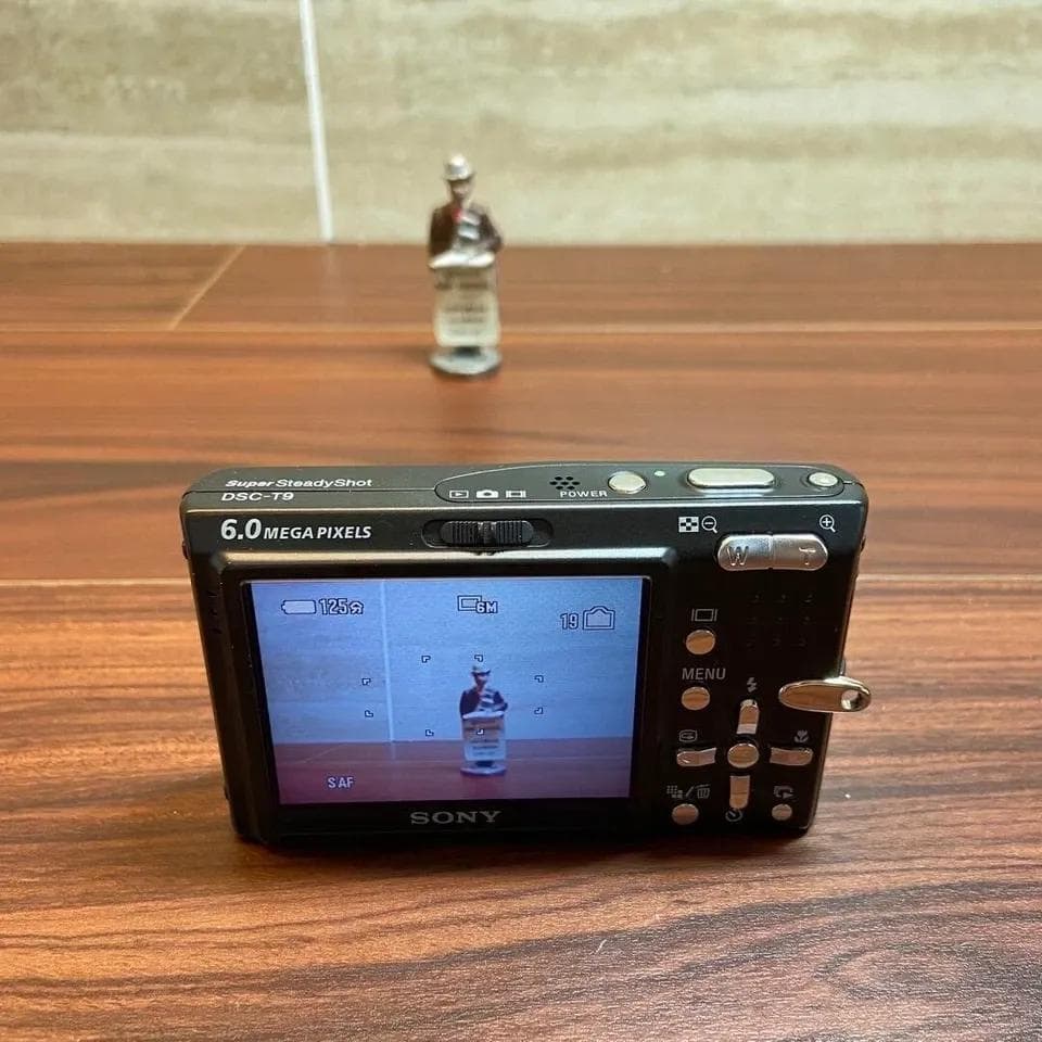 Sony Cyber-shot DSC-T9 デジタルカメラ 3357 日本製