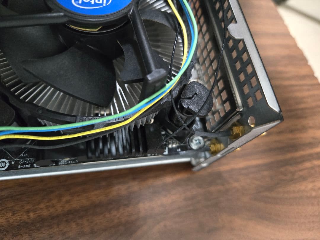 DeskMini 310 i3-8100 メモリ8GB アンテナ増設 箱付き