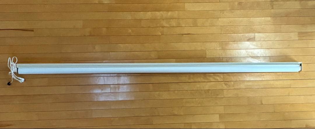 電動ロールスクリーン　シアターハウス