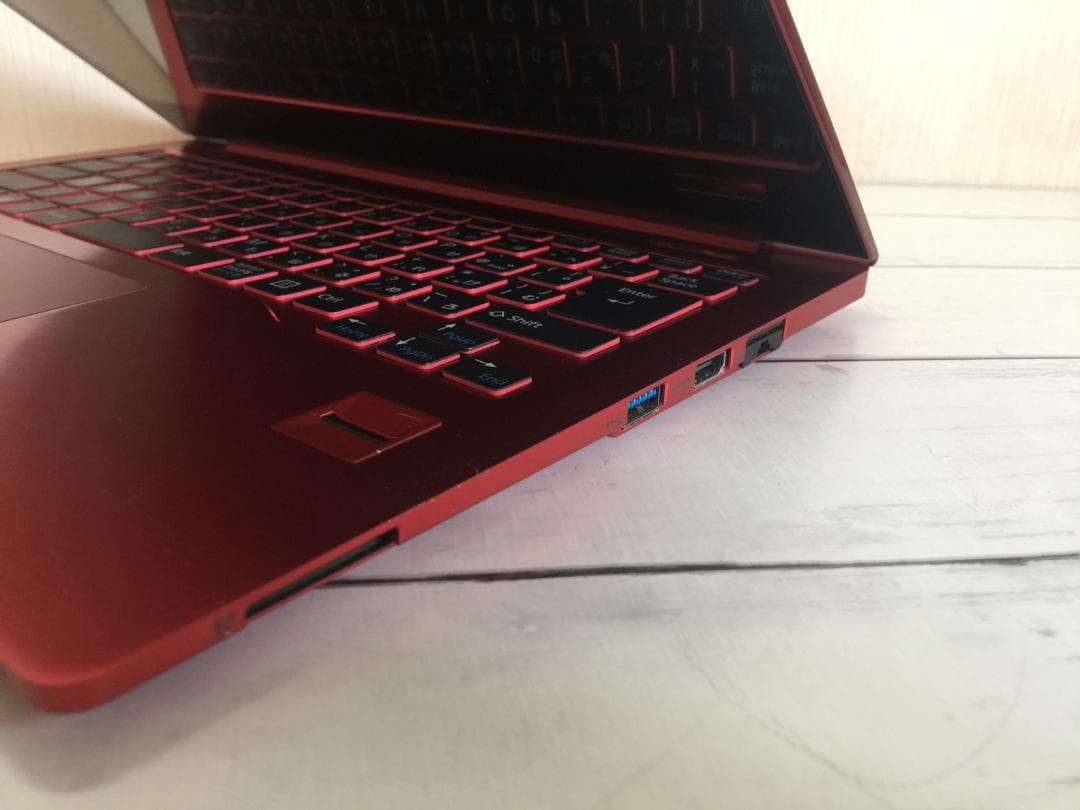富士通 LIFEBOOK UH90/L 14型 超薄型/Office/Win11