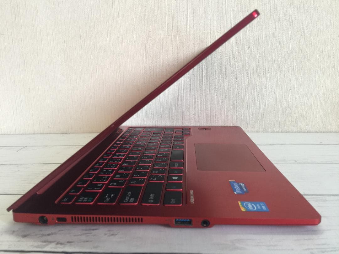 富士通 LIFEBOOK UH90/L 14型 超薄型/Office/Win11