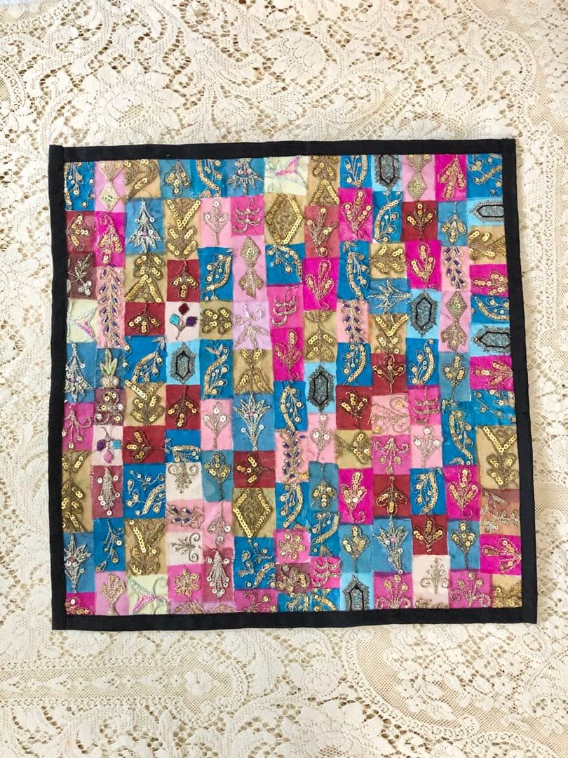新品　可愛く美しピンクカラー♪インド豪華ザリ刺繍クッションカバー2枚