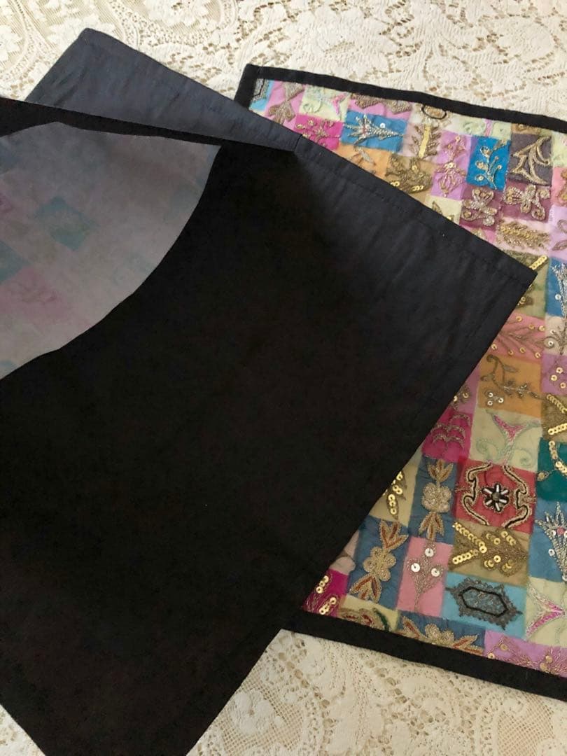 新品　可愛く美しピンクカラー♪インド豪華ザリ刺繍クッションカバー2枚