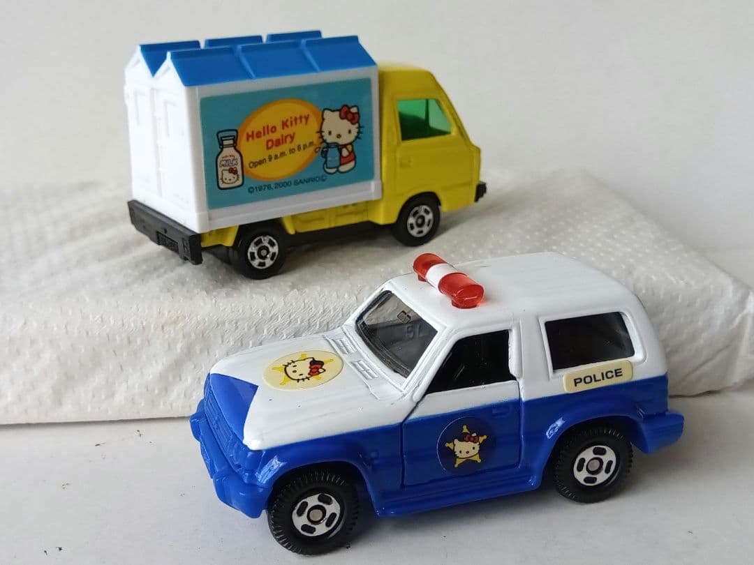 キャラトミカ ハロー キティ お仕事カーセット２ ４台