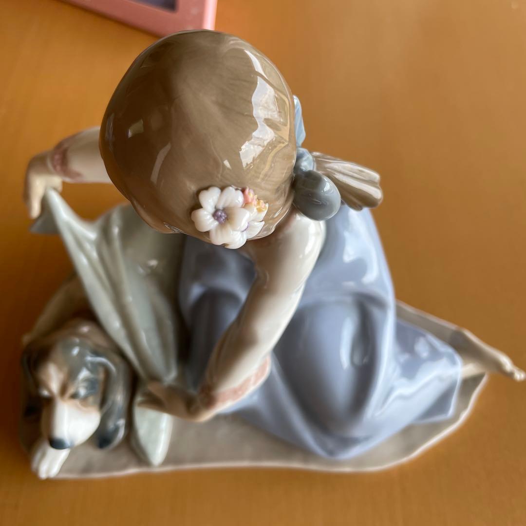 極美品　LLADRO リヤドロ　　座っている少女子犬付き　　キズなし破損なし
