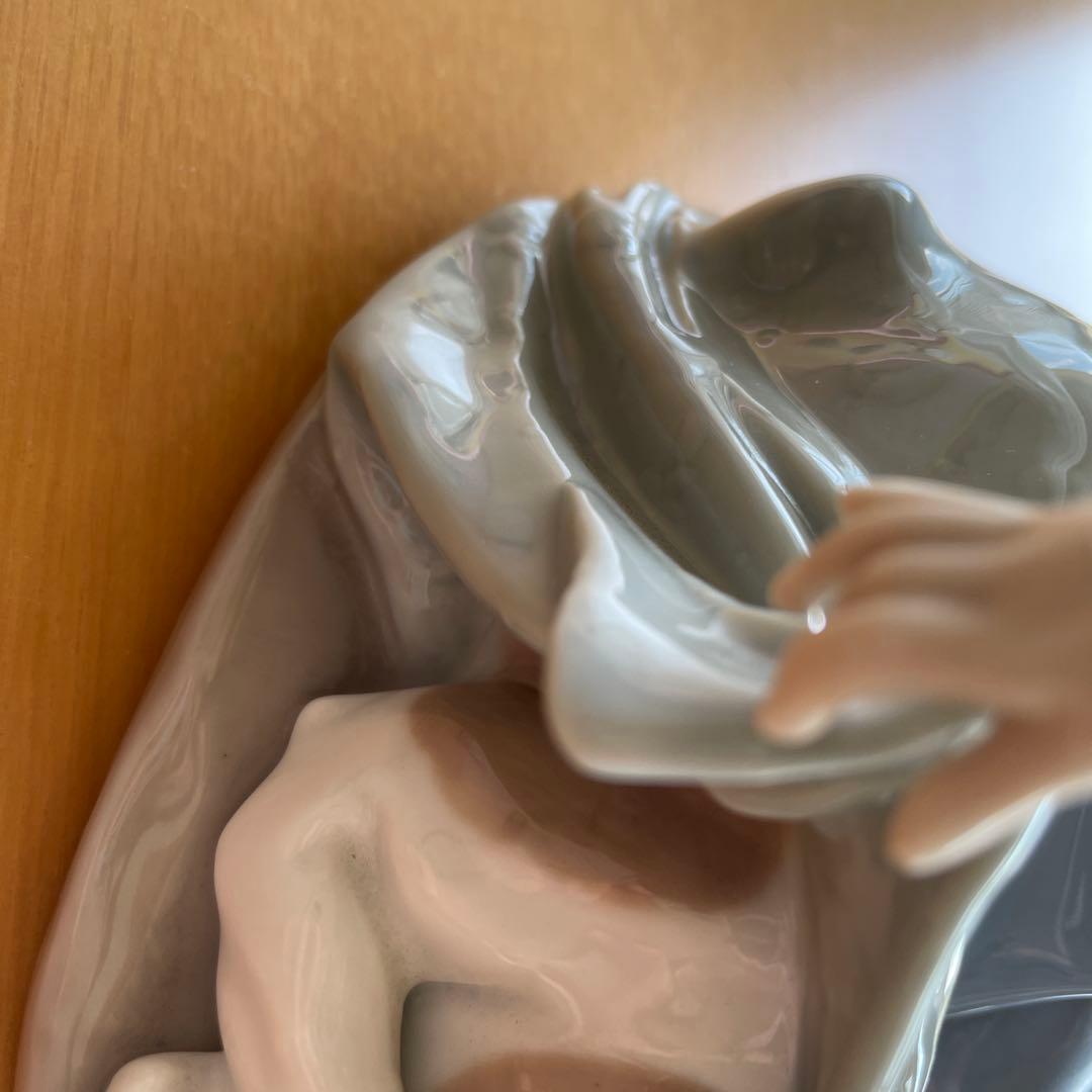 極美品　LLADRO リヤドロ　　座っている少女子犬付き　　キズなし破損なし