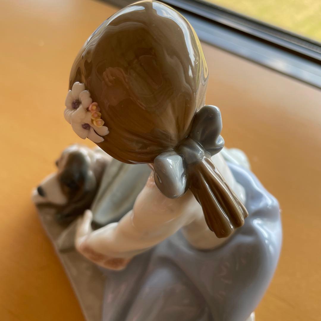 極美品　LLADRO リヤドロ　　座っている少女子犬付き　　キズなし破損なし