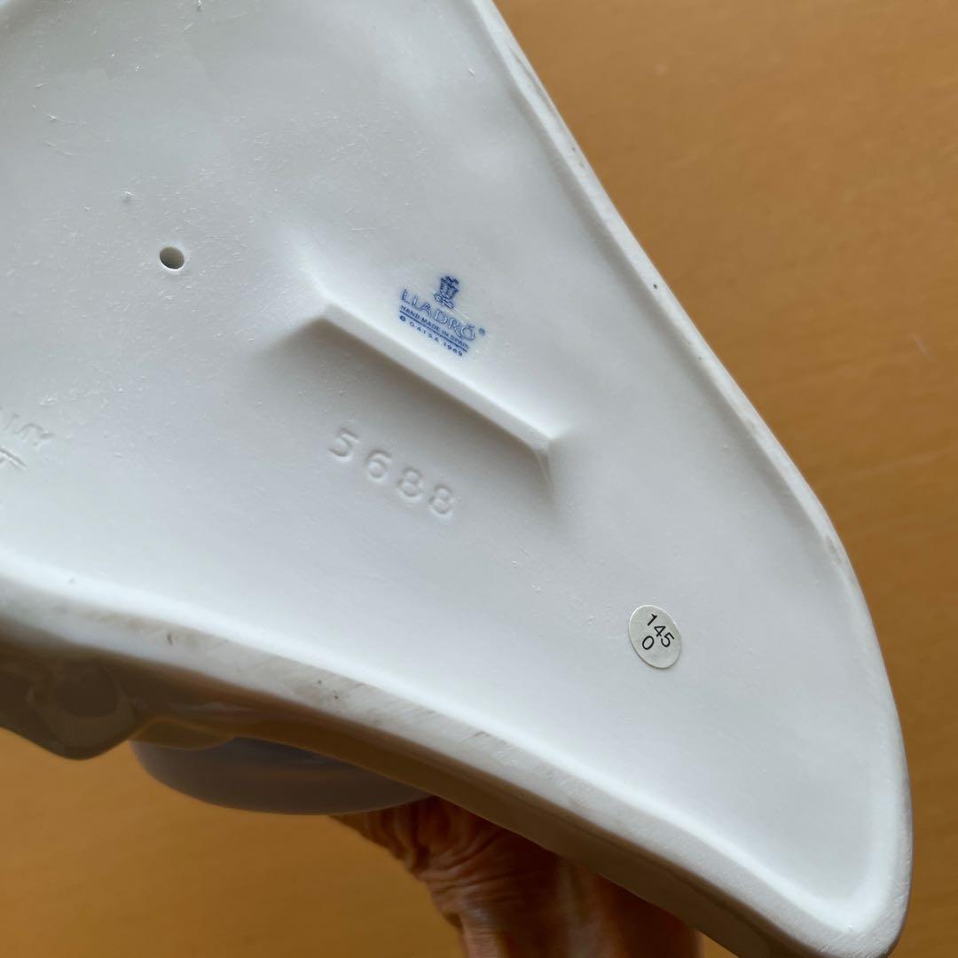 極美品　LLADRO リヤドロ　　座っている少女子犬付き　　キズなし破損なし