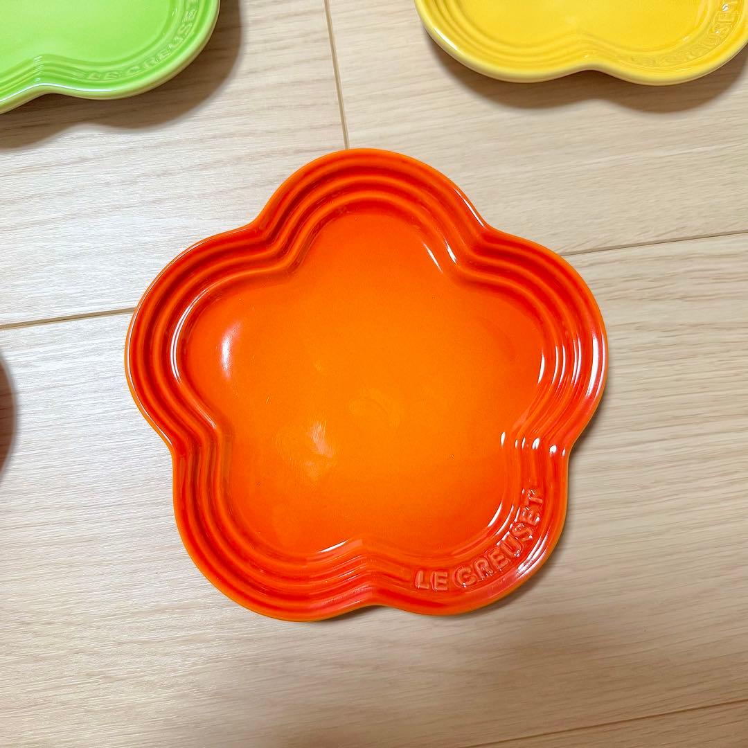 ル・クルーゼ 【LE CREUSET】 花形食器セット 5枚