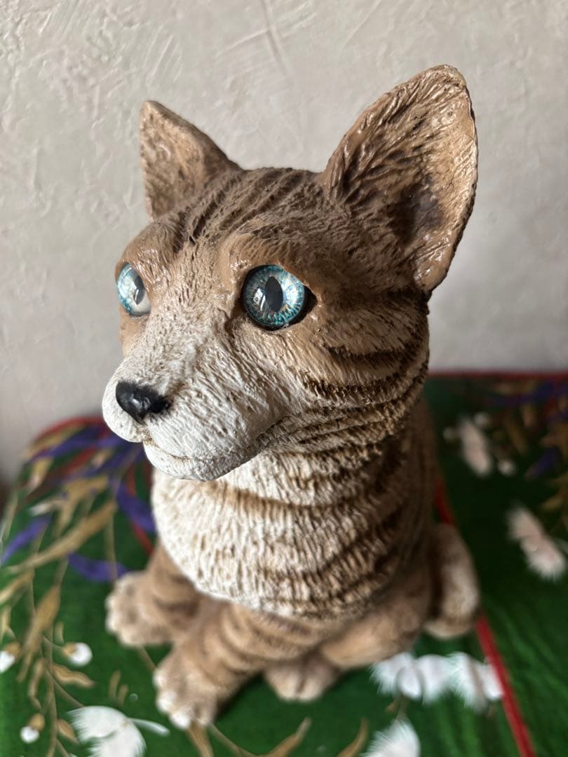 リアル猫のフィギュリン　イタリア製　ブルーアイ樹脂製 約32cm 美品