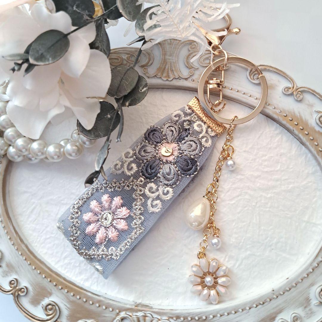 なみ様お取引中⭐3185⭐❣️大人可愛い華やかアクセ❣️オリジナル✴インド刺繍
