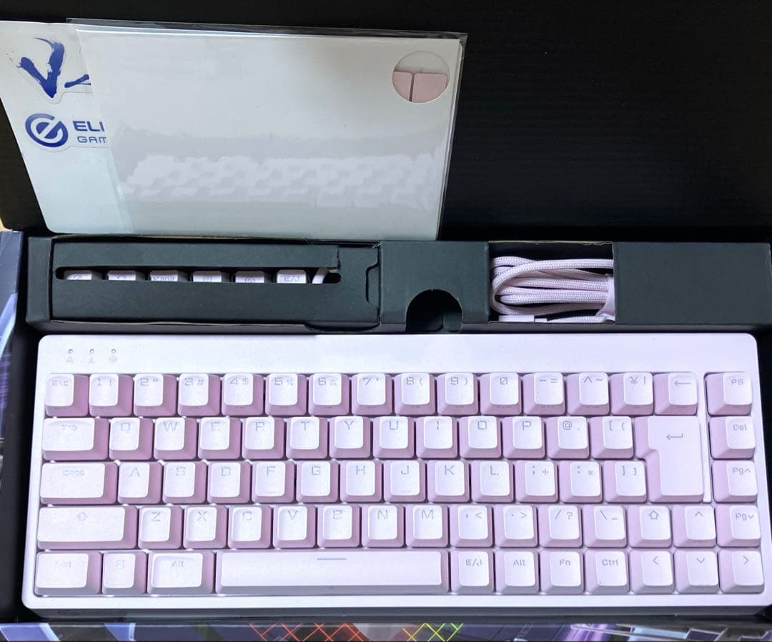 【新品に近い】エレコム ゲーミングキーボード V-custom VK300S