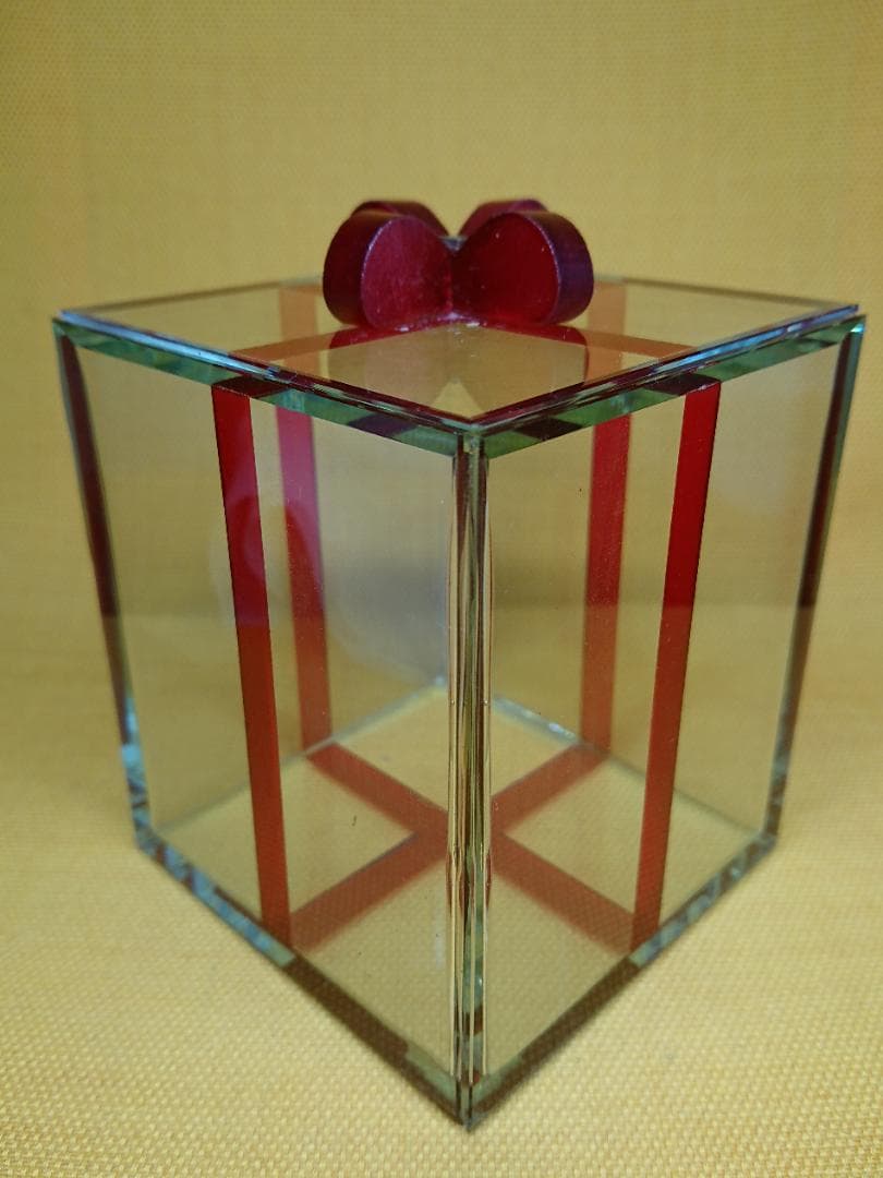 【美品】クリスタルガラス　ボックス　置物　インテリア　工芸品　美術品　A1217