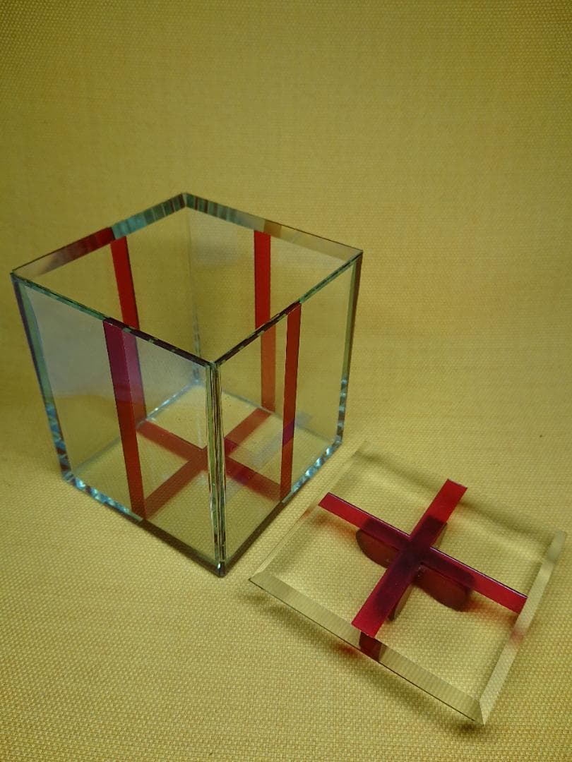 【美品】クリスタルガラス　ボックス　置物　インテリア　工芸品　美術品　A1217