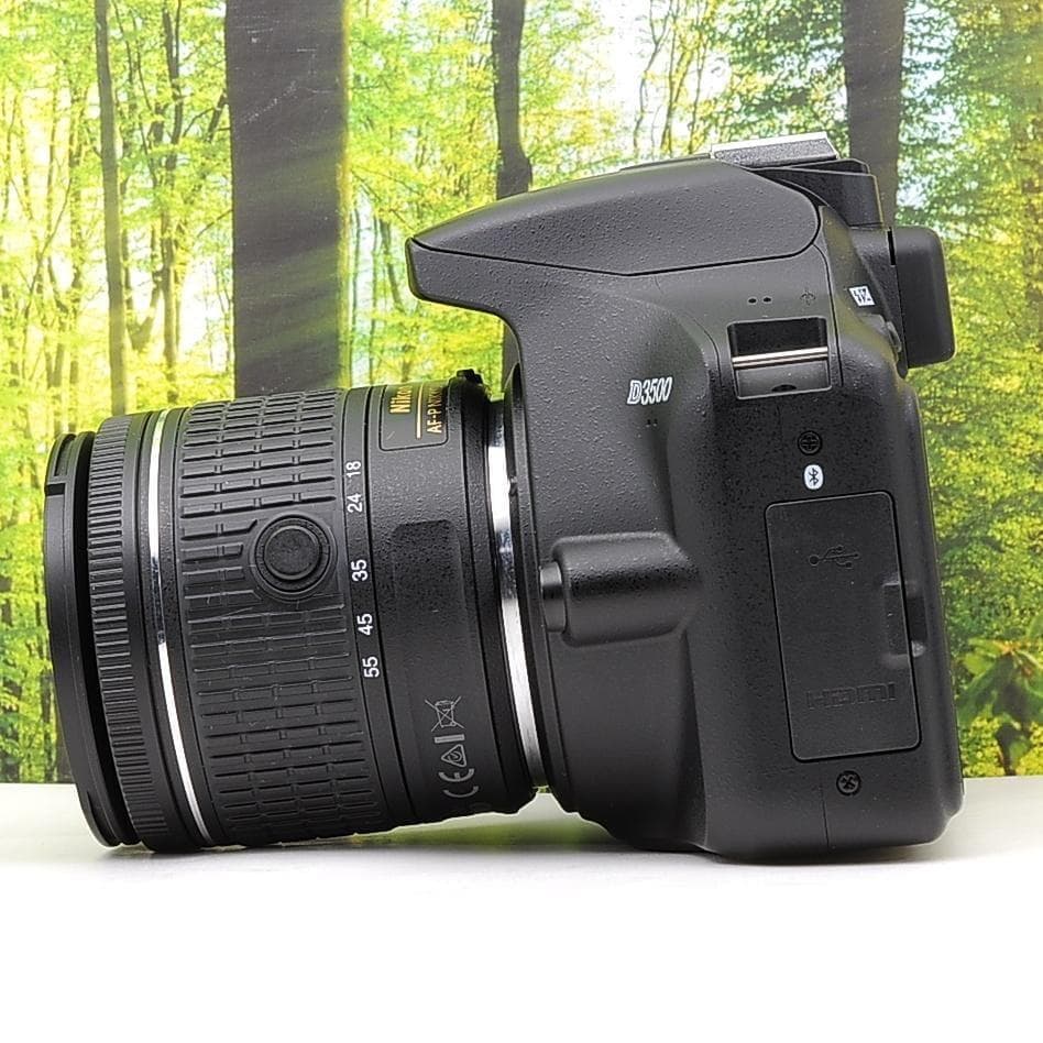 ショット数3022枚！最新機種！Bluetooth搭載☆ニコン D3500