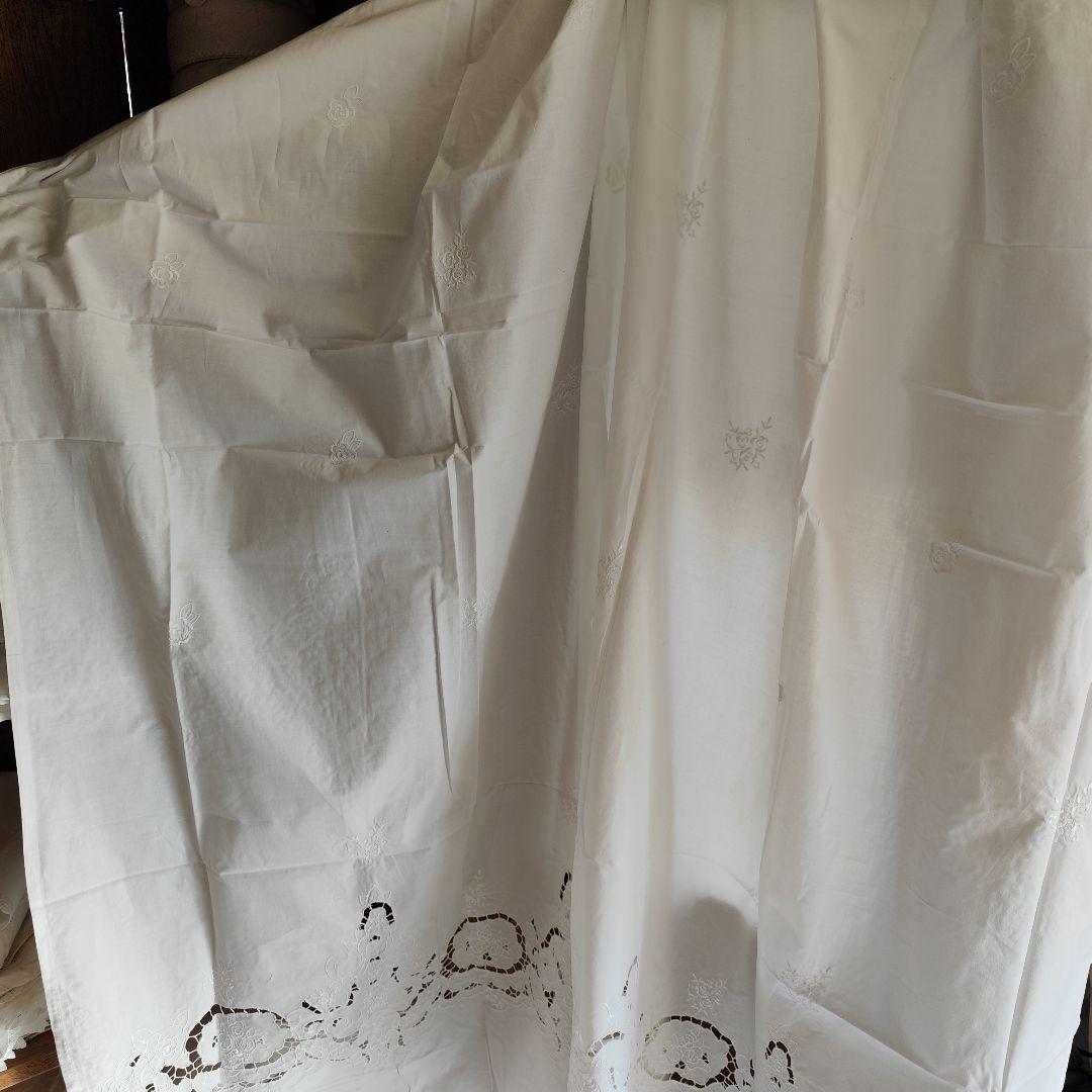 イギリスVintage　薔薇モチーフ　カットワーク　カーテン　180×180