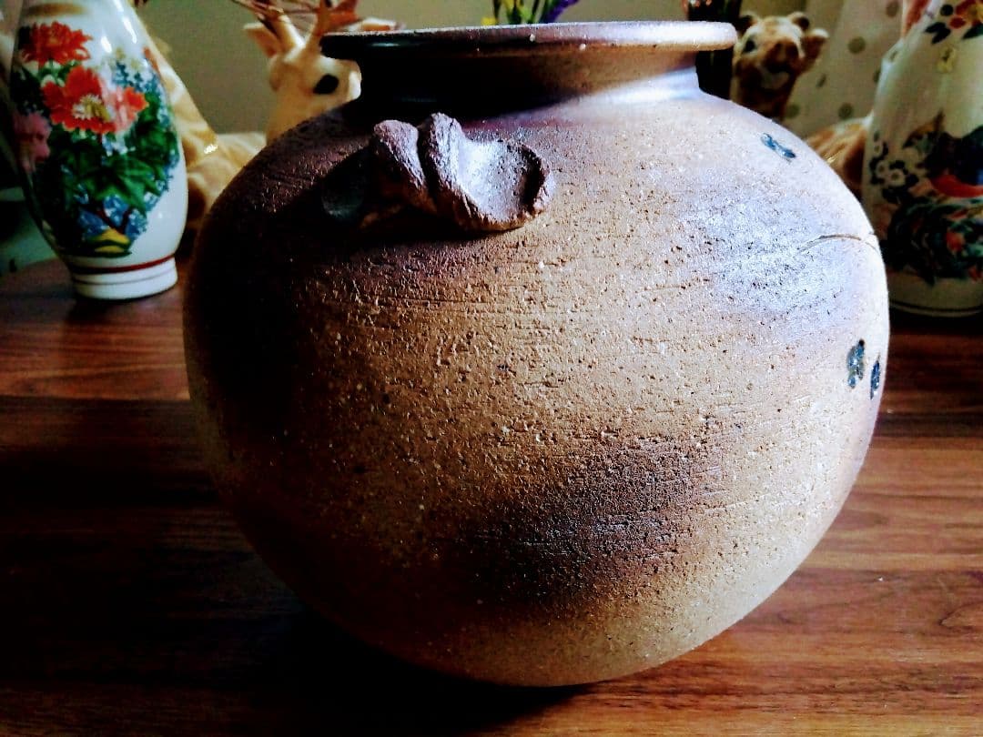 備前焼き?陶器製花瓶 .2313グラム位