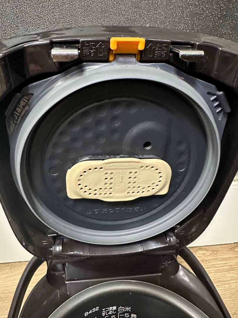 象印 圧力IH炊飯ジャー NP-ZF10A 2017年製