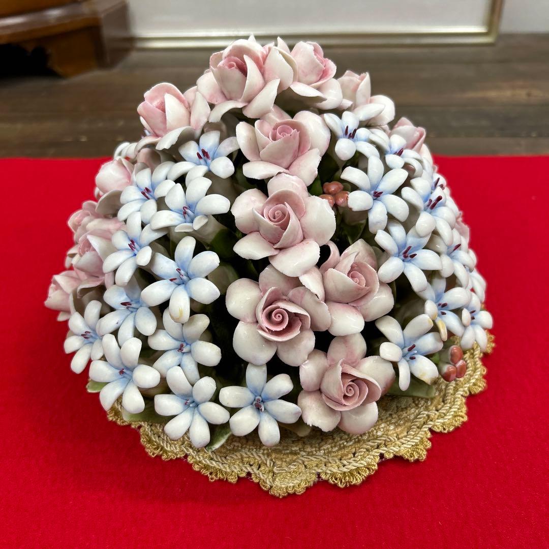 イタリア製　カポディモンテ　陶器　陶花　バラ　インテリア　ゴブラン織　花敷