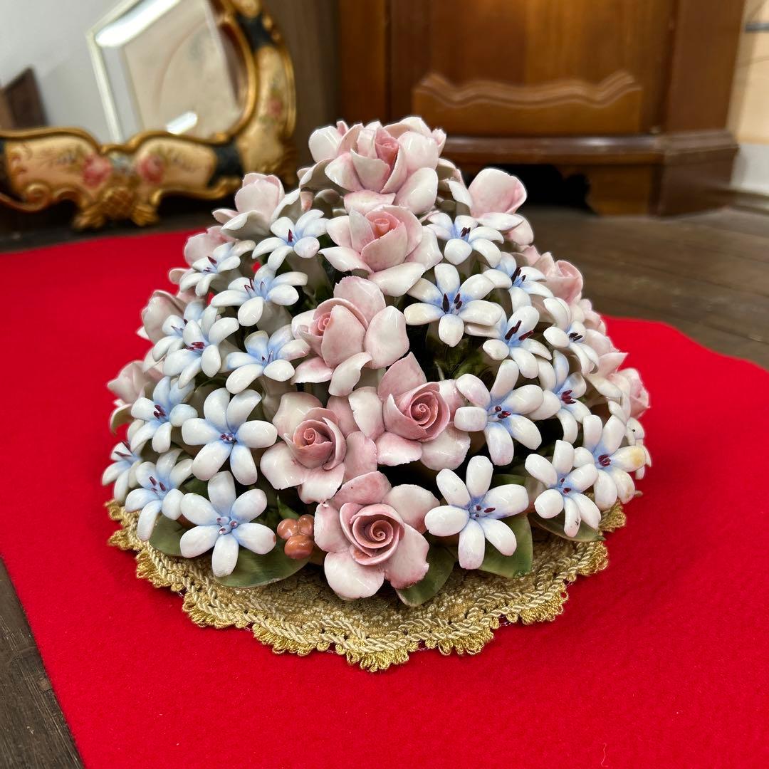 イタリア製　カポディモンテ　陶器　陶花　バラ　インテリア　ゴブラン織　花敷