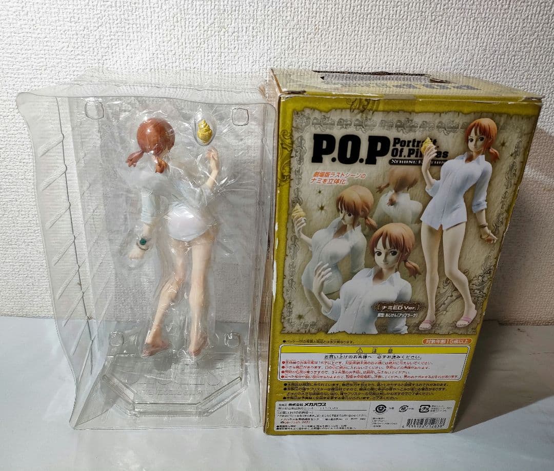 ☆　pop　strong world　ワンピースフィギュア　ナミ　☆