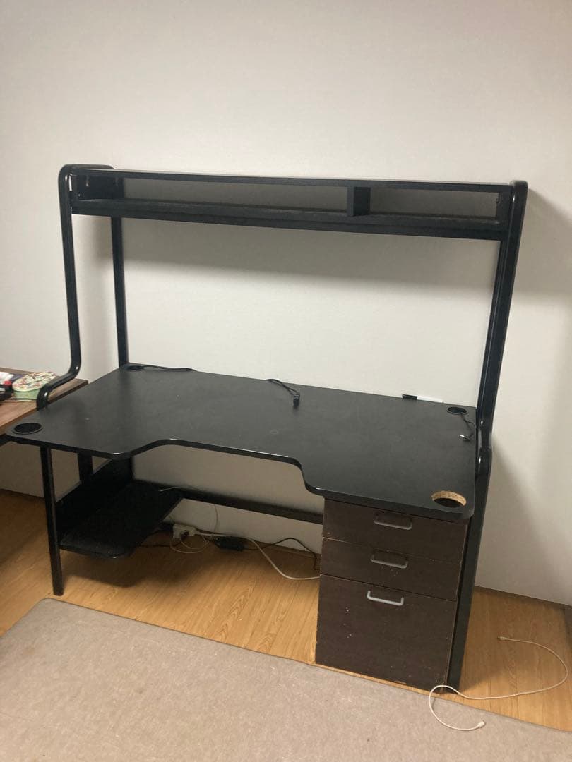 IKEA Fredde ゲーミングデスク