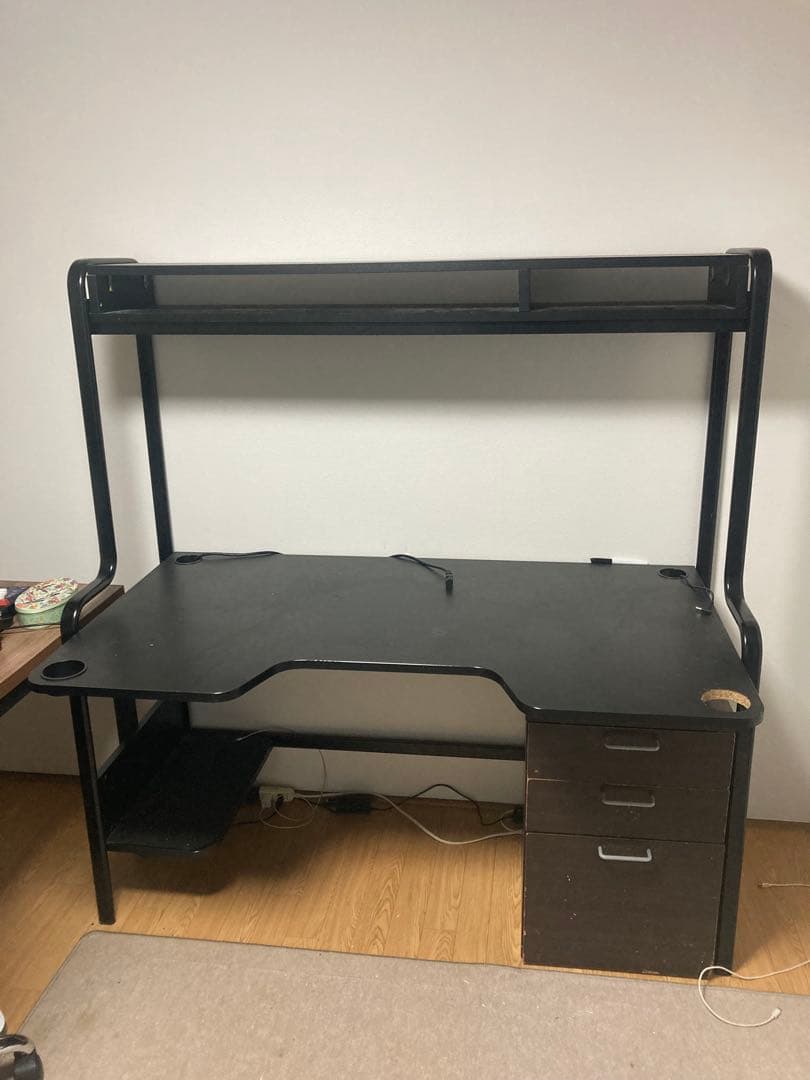 IKEA Fredde ゲーミングデスク