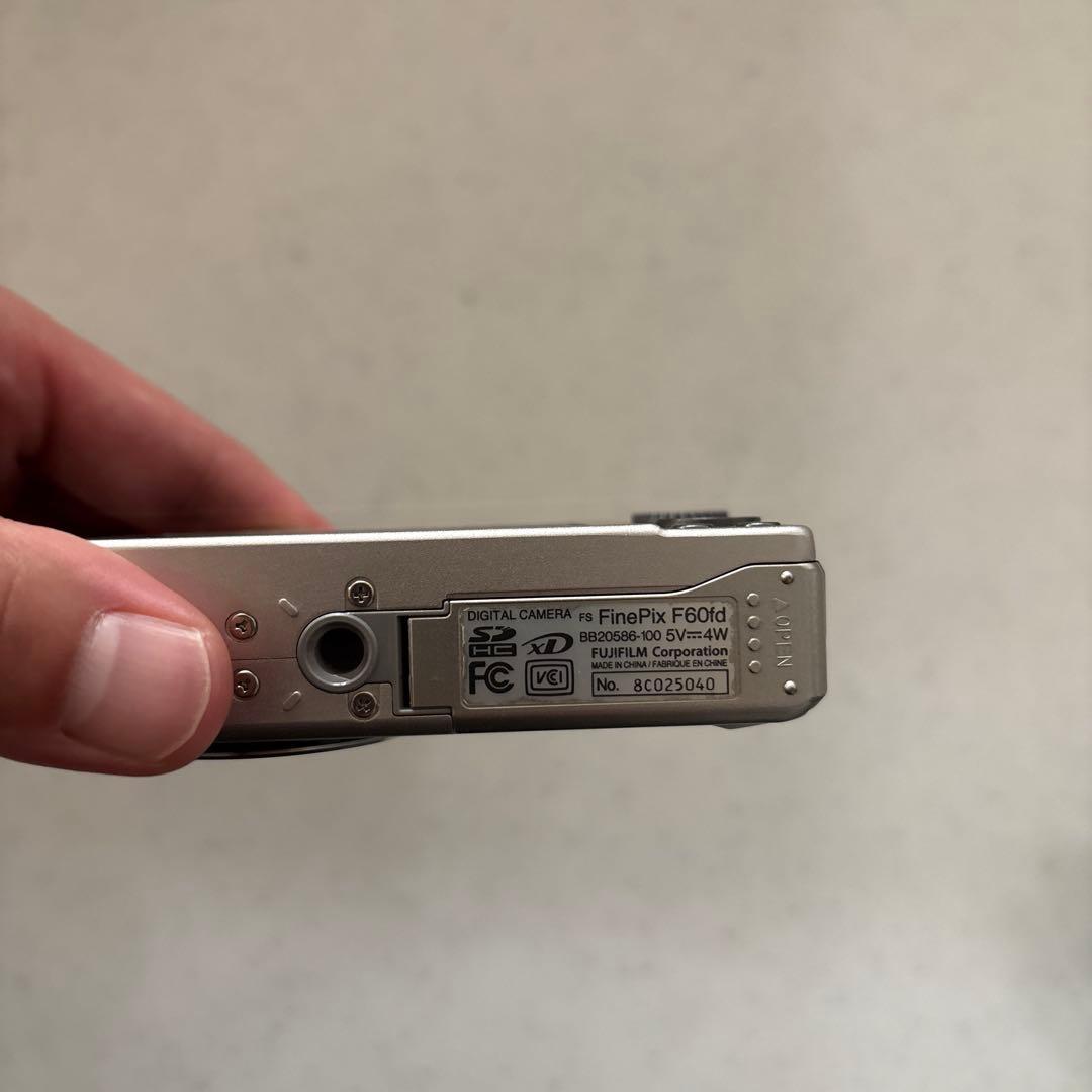 Fujifilm FinePix F60fd 12.0メガピクセル