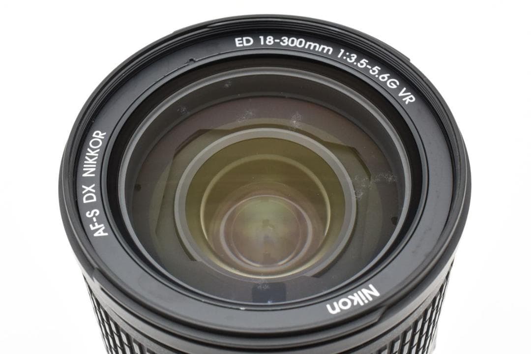 動作品 Nikon AF-S 18-300mm F3.5-5.6 DX VR